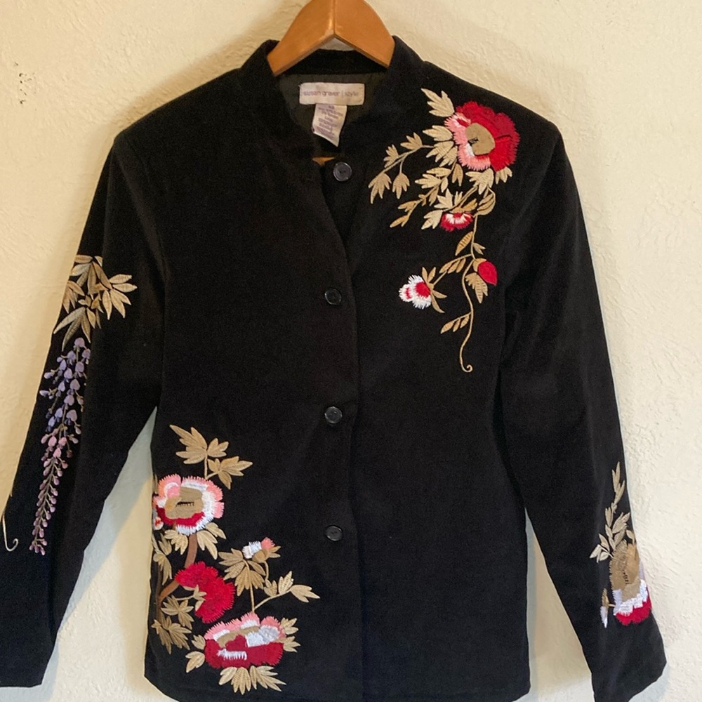 Black XS Dress Suit Velvet look embroidered flowers. Holiday party elastic pant